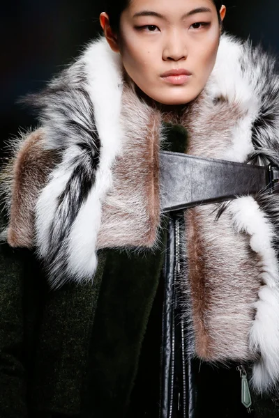 Look 63